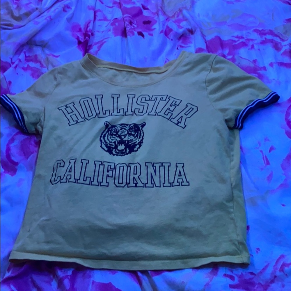 a yellow shirt for kids